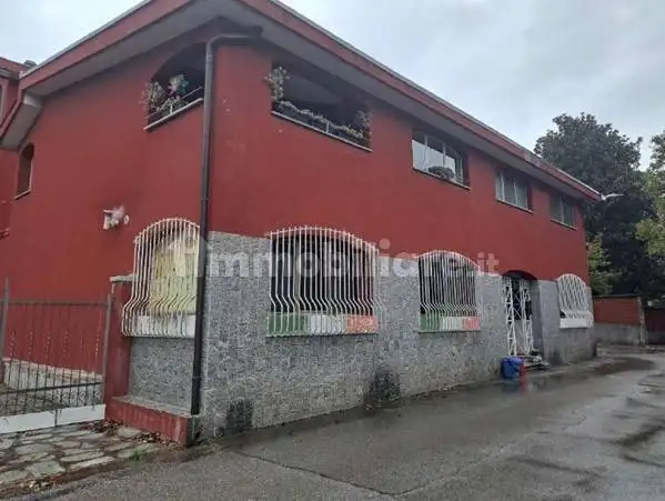 Palazzo - Stabile in asta a Leggiuno