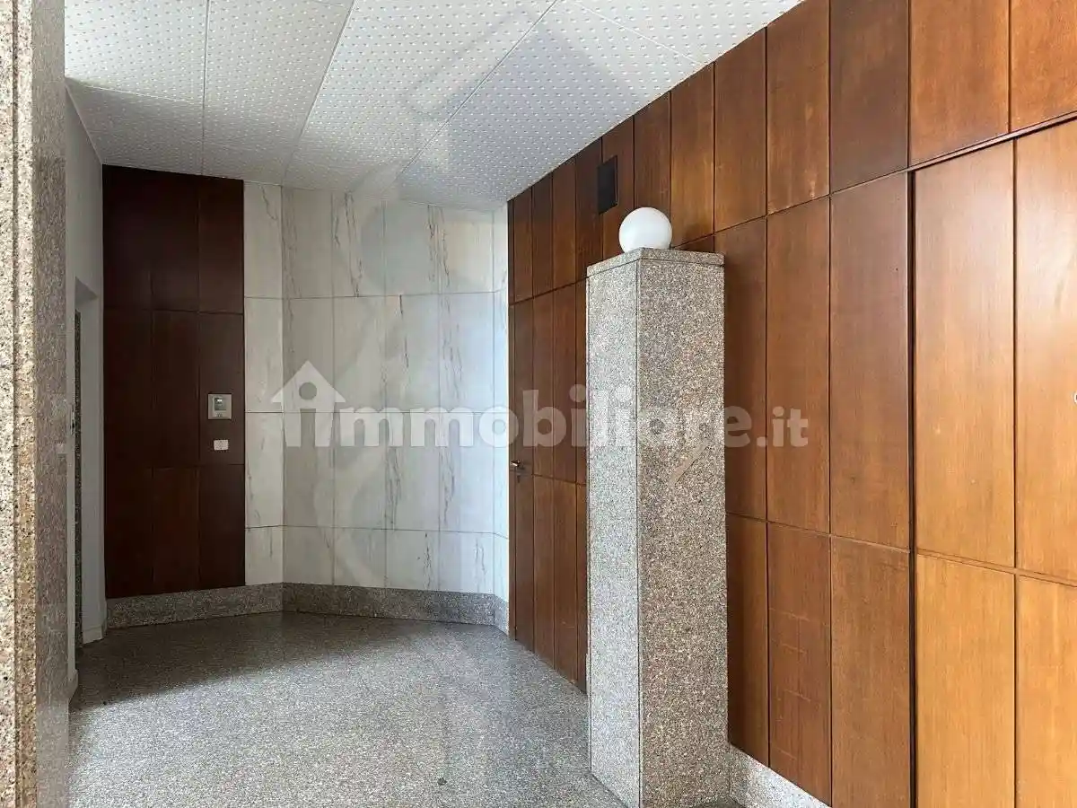 Trilocale via Angelo Longoni, Semicentro, Cantù - foto 3