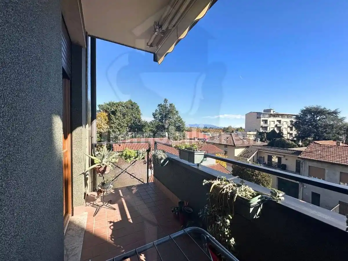 Trilocale via Angelo Longoni, Semicentro, Cantù - foto 5