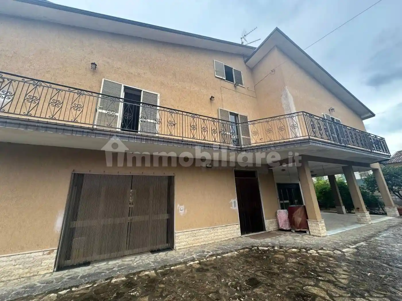 Villa in vendita a Dragoni