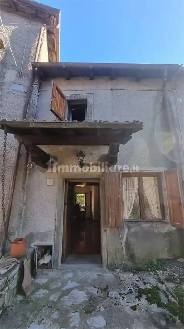 Villa unifamiliare via Pierdiscini No Number, Careggine - foto 2