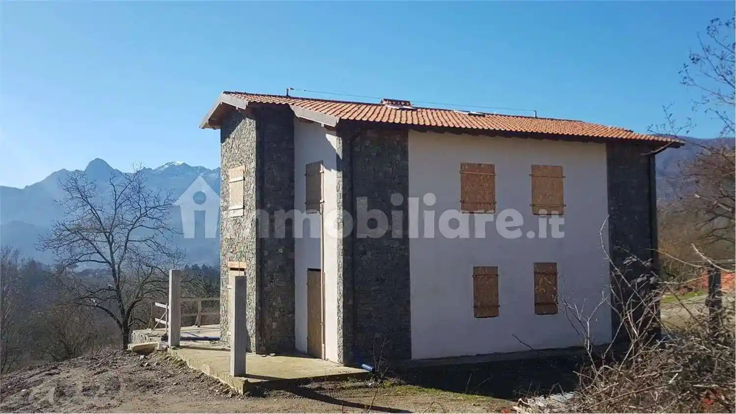 Villa in vendita a Castiglione di Garfagnana