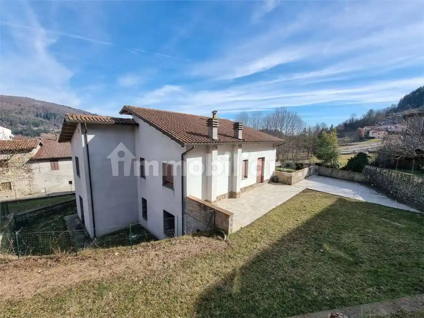 Villa in vendita a Camporgiano