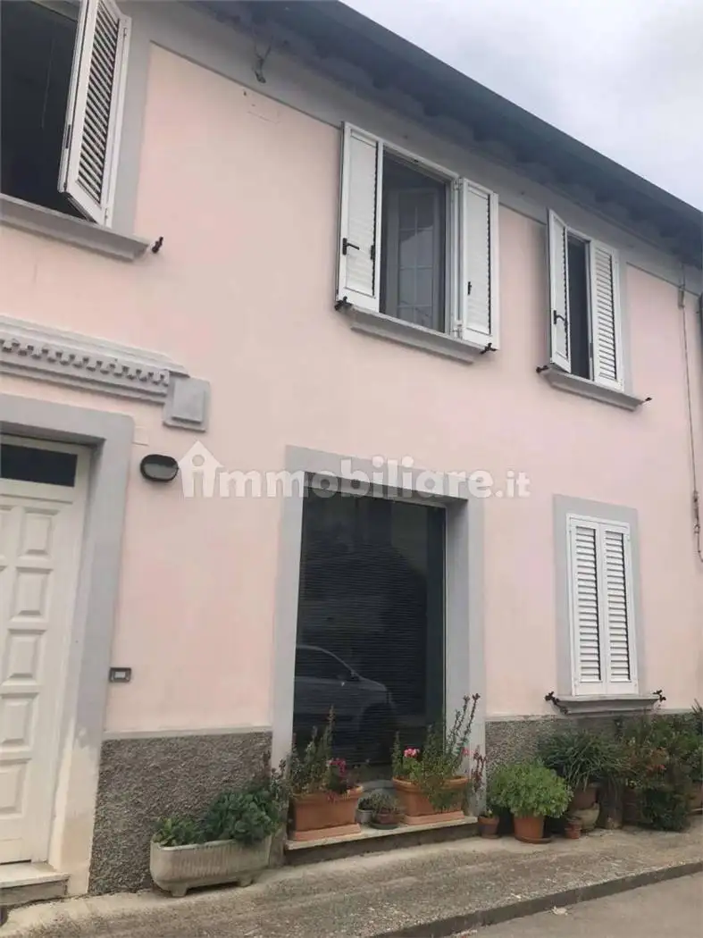 Villa in vendita a Villa Collemandina