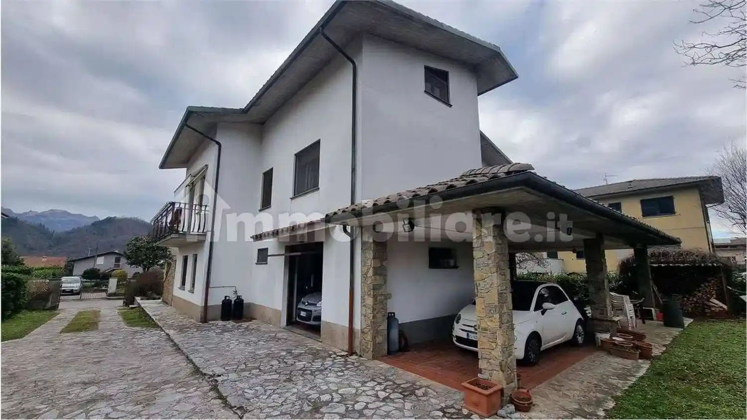 Villa in vendita a Castelnuovo di Garfagnana