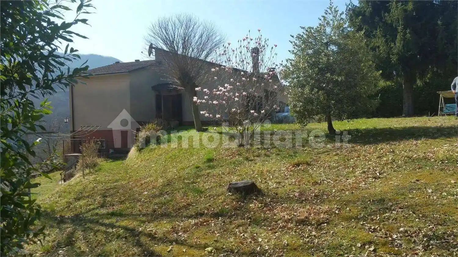 Villa in vendita a Piazza al Serchio