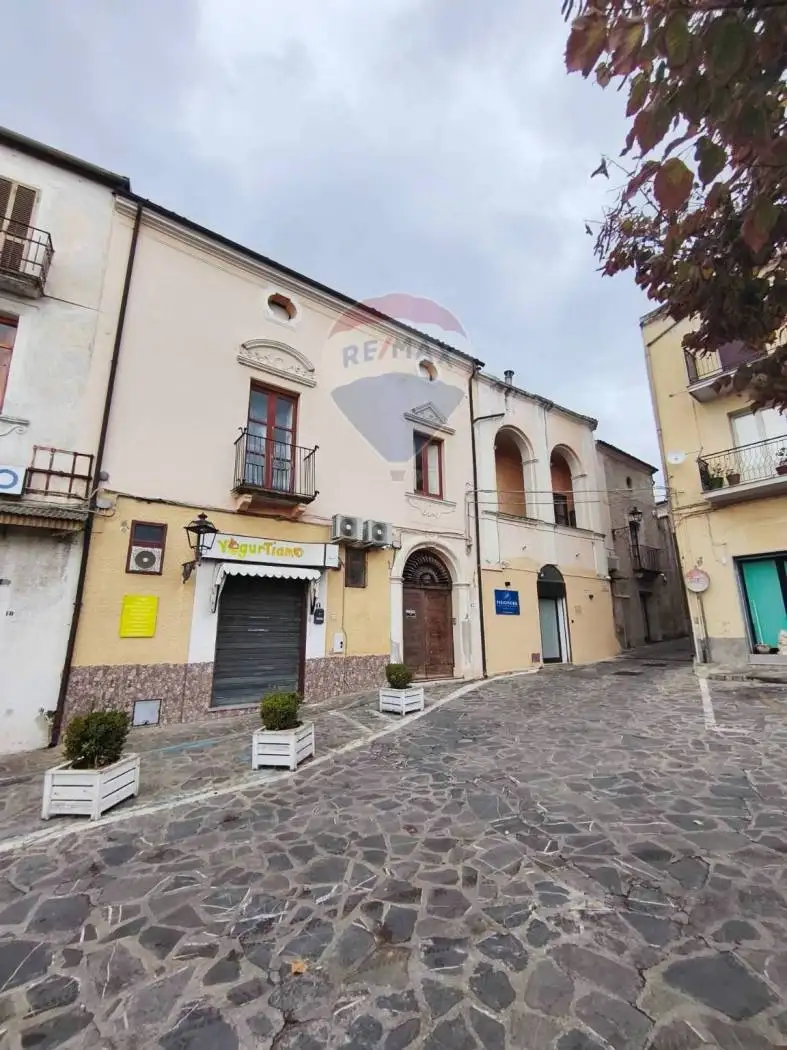 Casa indipendente in vendita a Roggiano Gravina