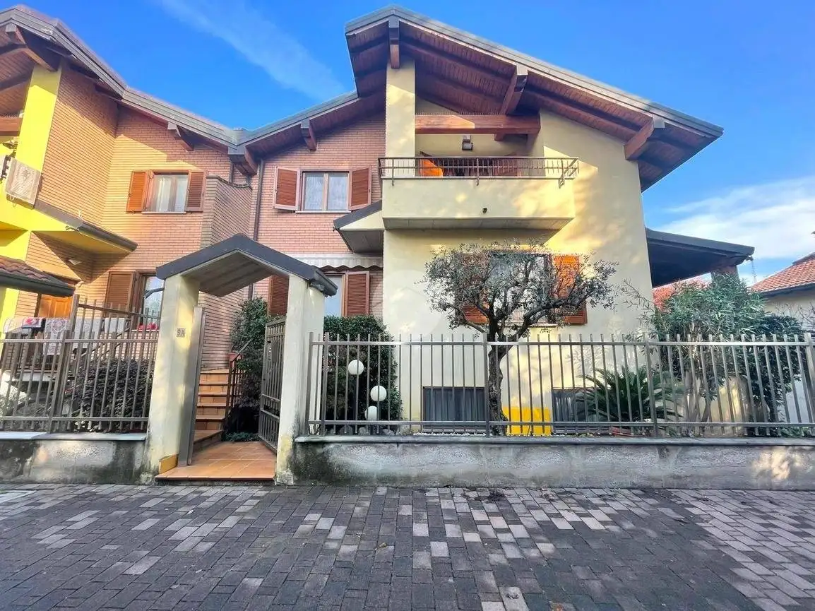 Villa in vendita a Boffalora Sopra Ticino