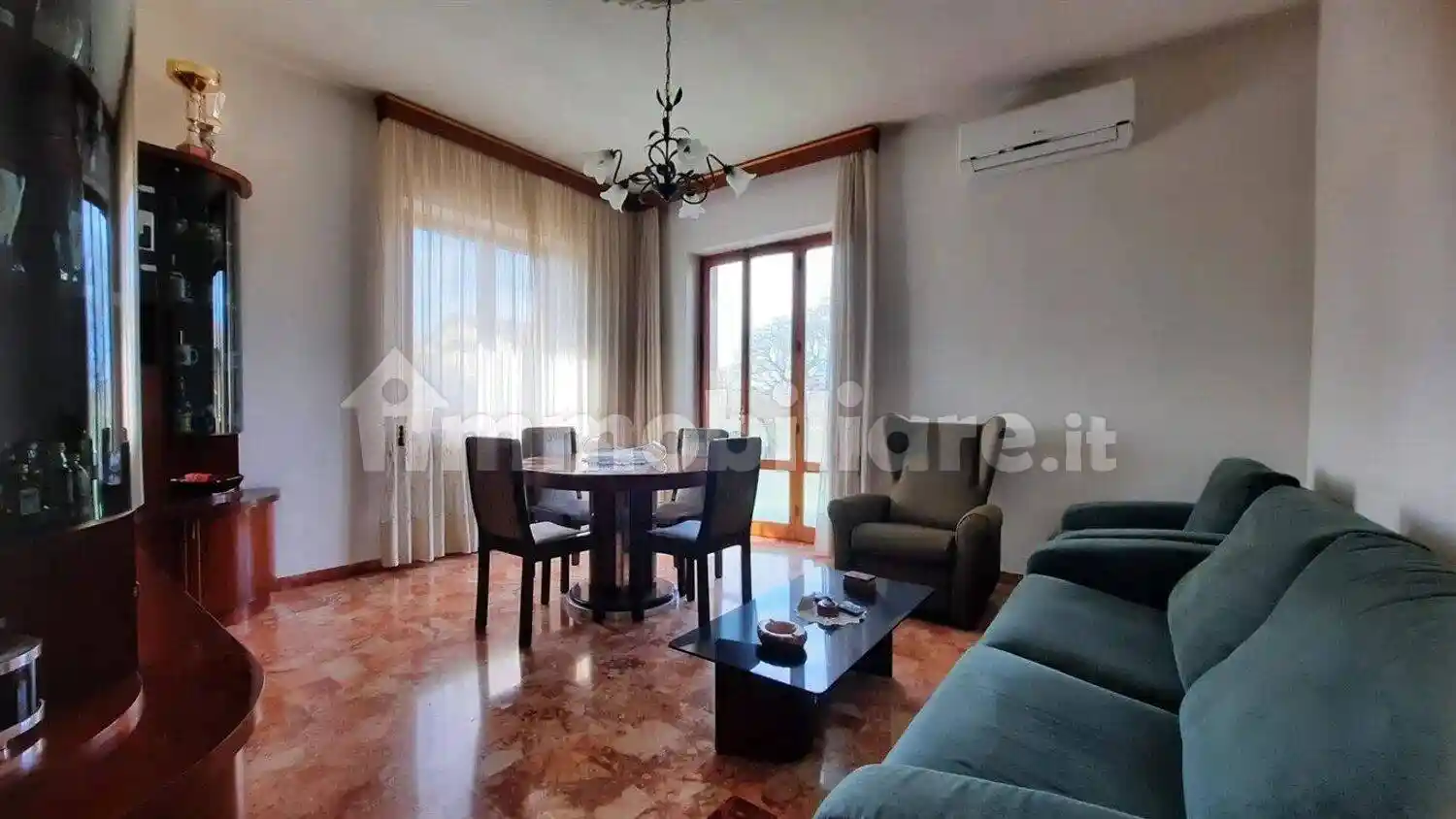 Villa in vendita a Asciano