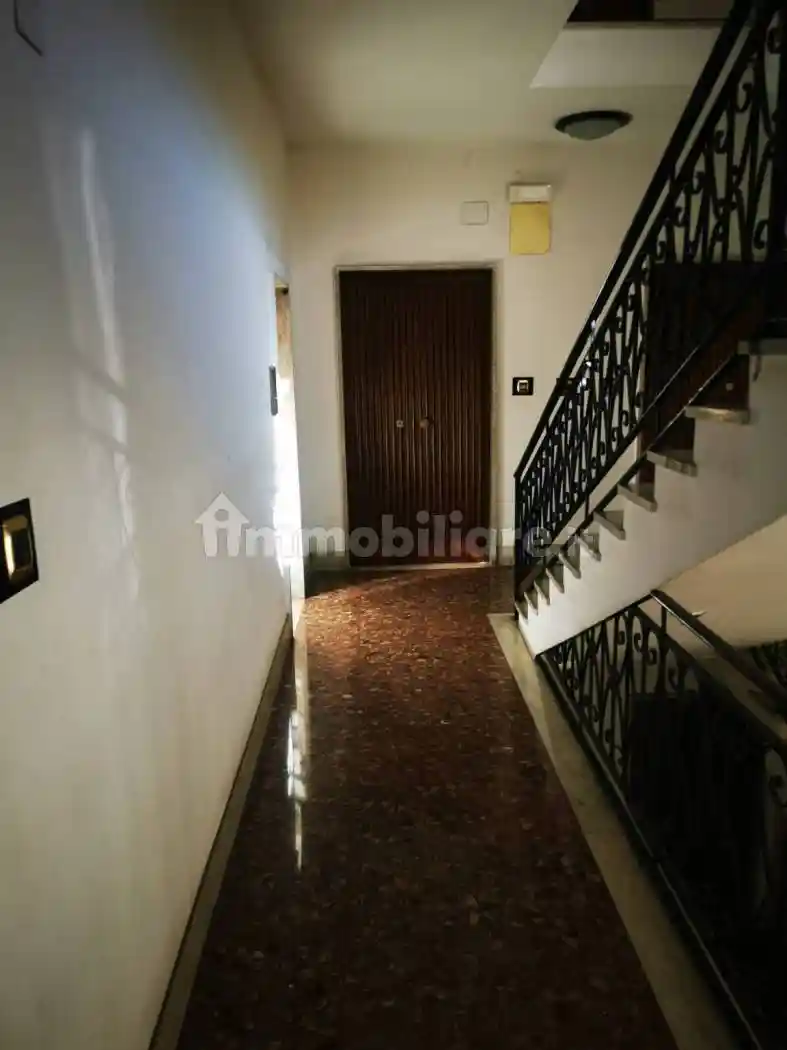 Appartamento buono stato, quarto piano, Lincoln, Caserta - foto 2