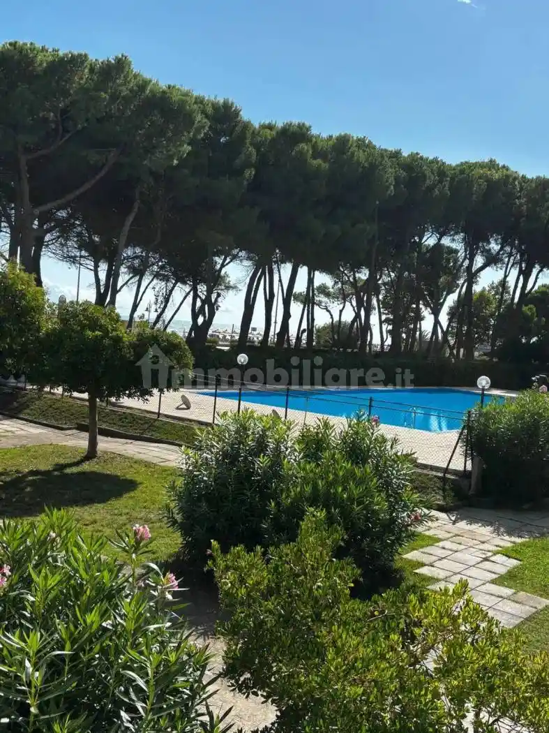 Trilocale via Arenzano No Number, Centro, Giulianova - foto 3