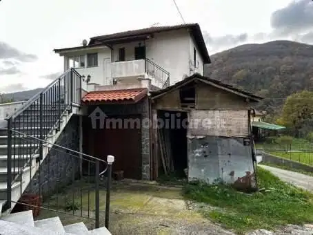 Appartamento in asta a Savignone