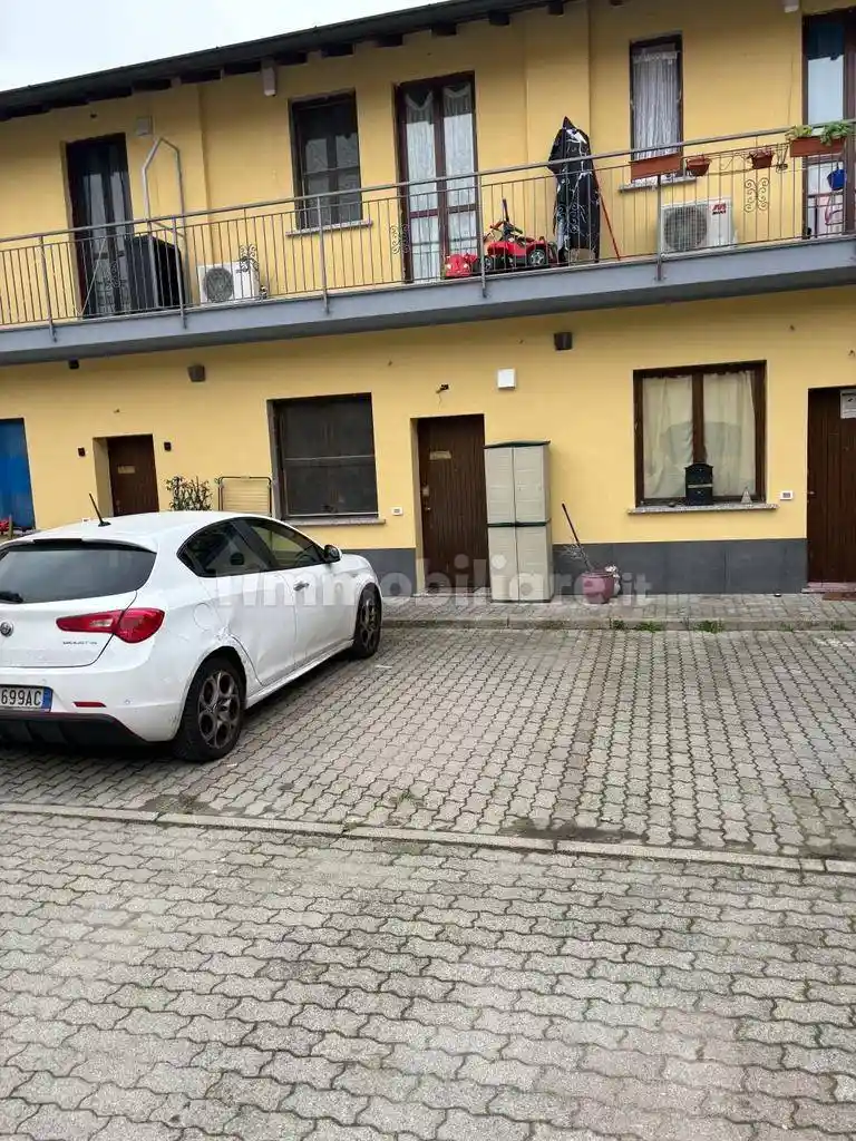 Terratetto plurifamiliare 75 m², ottimo stato, Caponago - foto 3