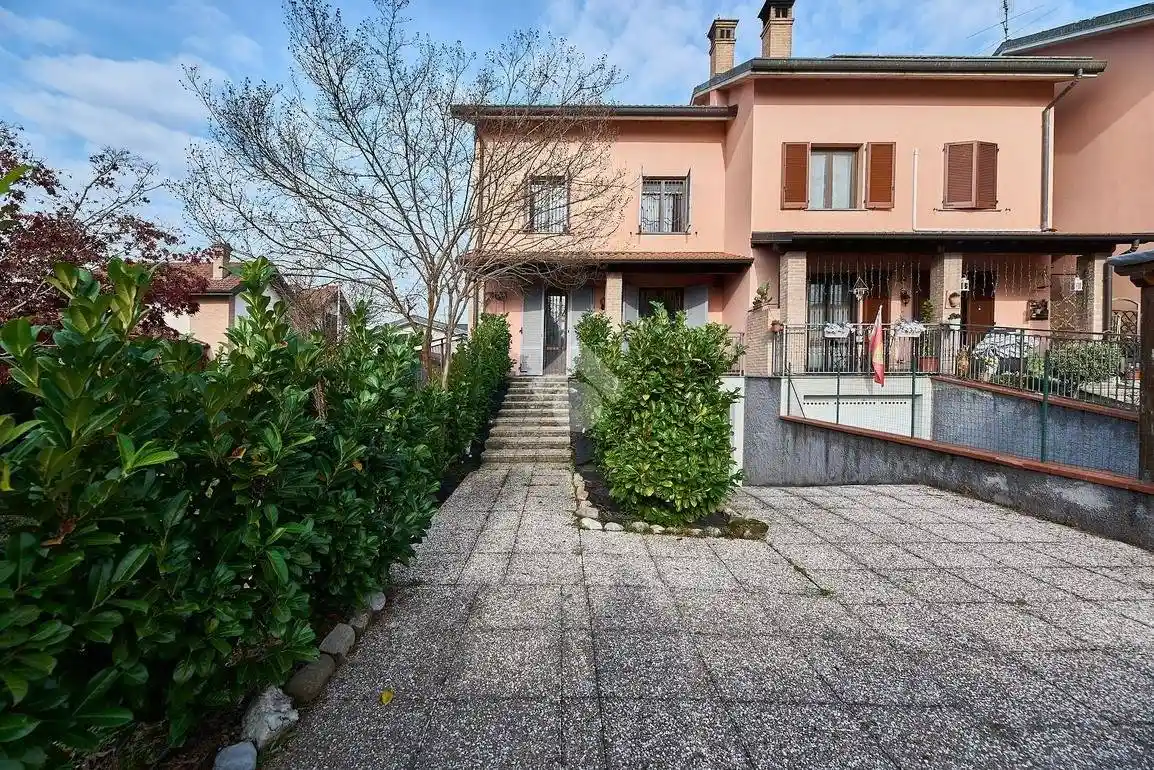 Villa a schiera via Aldo Moro 8, Centro, Comazzo - foto 2