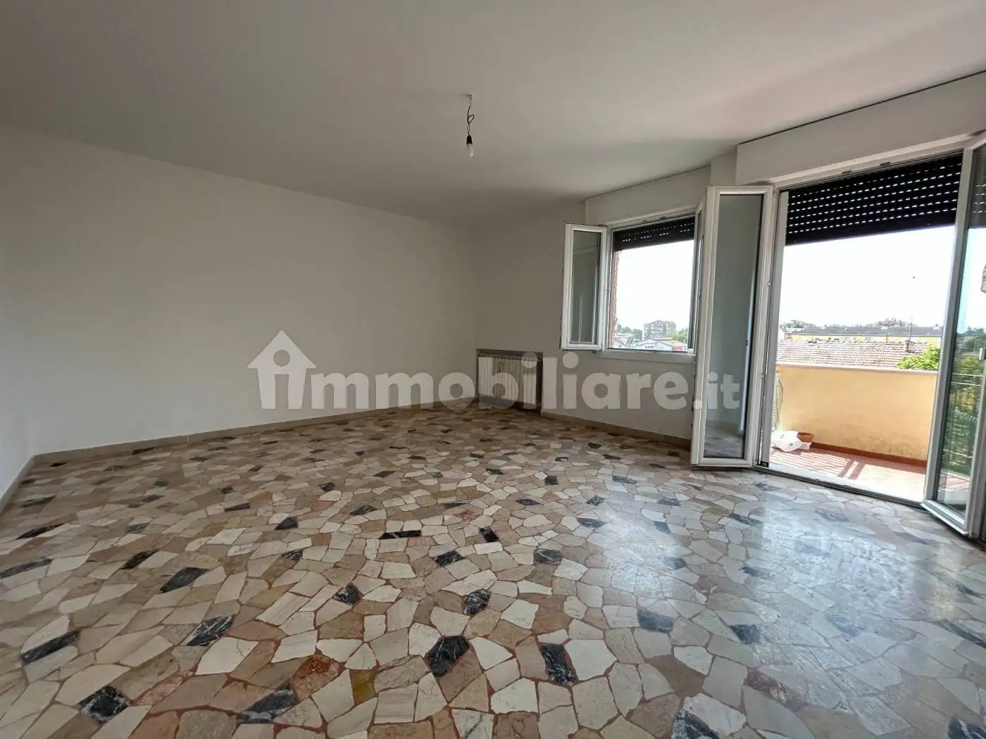 Quadrilocale viale Giosuè Carducci, Centro, Copparo - foto 2