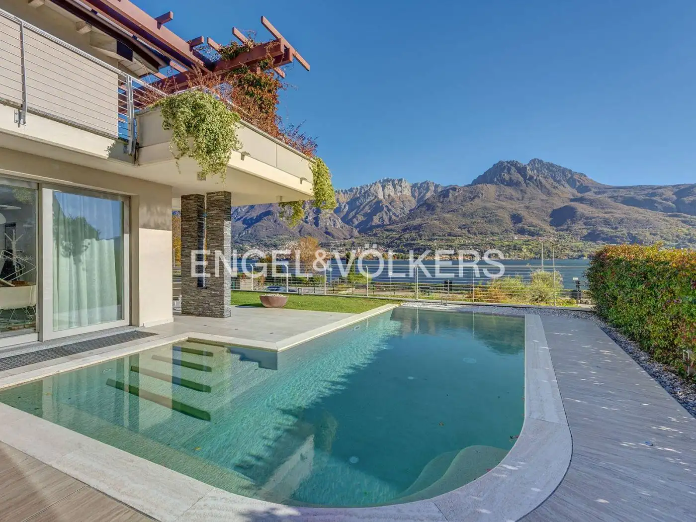 Villa in vendita a Oliveto Lario