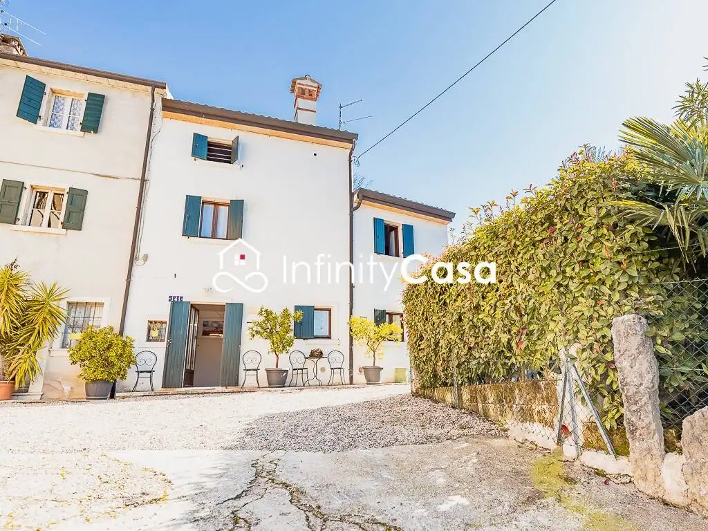 Rustico - Casale in vendita a Caprino Veronese