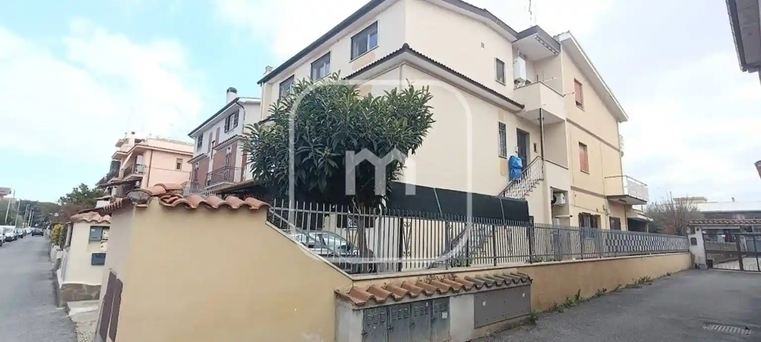 Trilocale via Antonino Salinas 45, Anagnina, Roma - foto 2