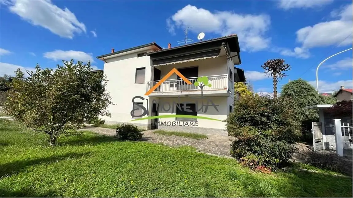 Villa bifamiliare, buono stato, 340 m², Centro, Bellinzago Novarese - foto 2