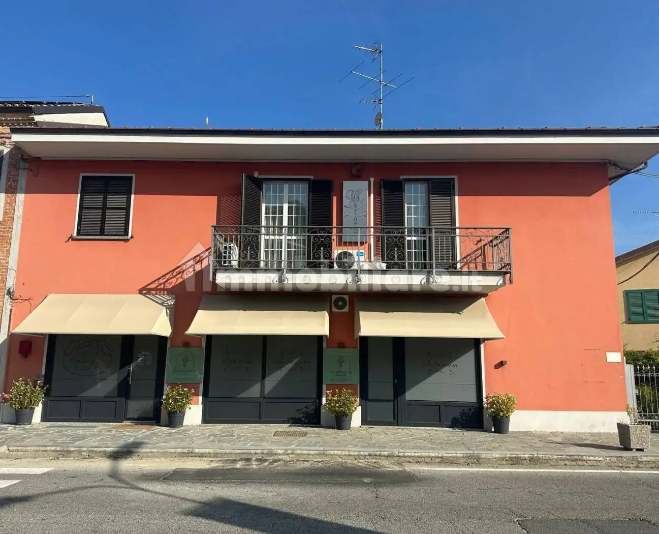 Villa in vendita a Costigliole d'Asti