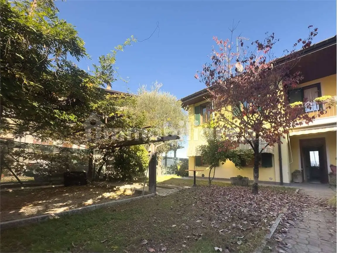 Villa in vendita a Cadrezzate con Osmate