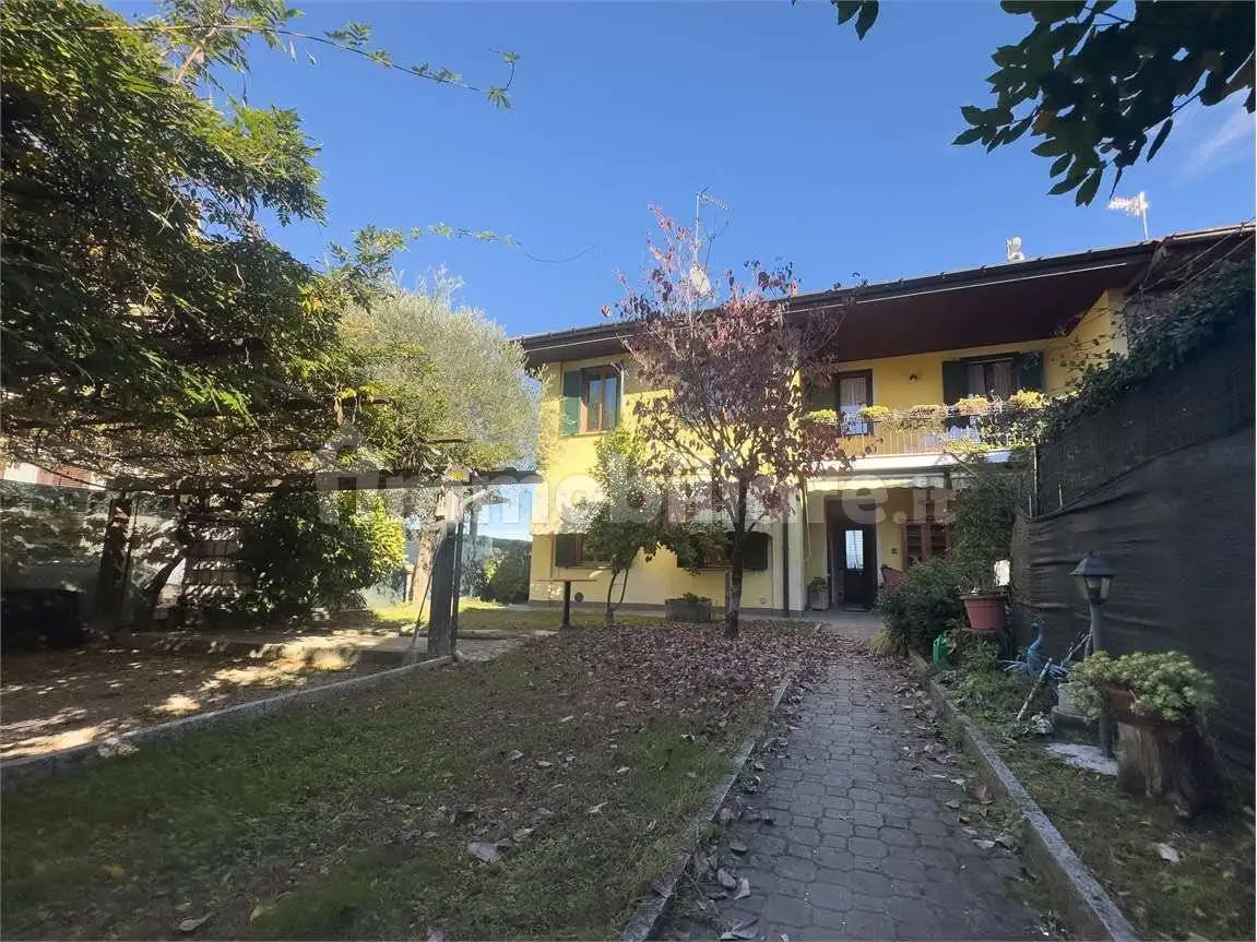 Villa unifamiliare via maggiore , 7, Cadrezzate con Osmate - foto 2