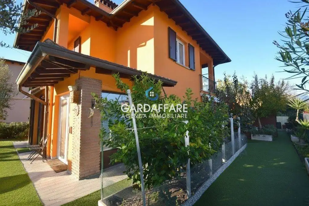 Villa in vendita a Manerba del Garda