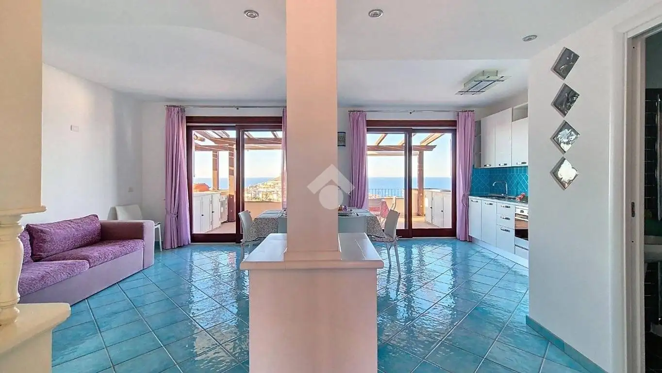 Trilocale via Eleonora D'Arborea 105, Castelsardo - foto 4