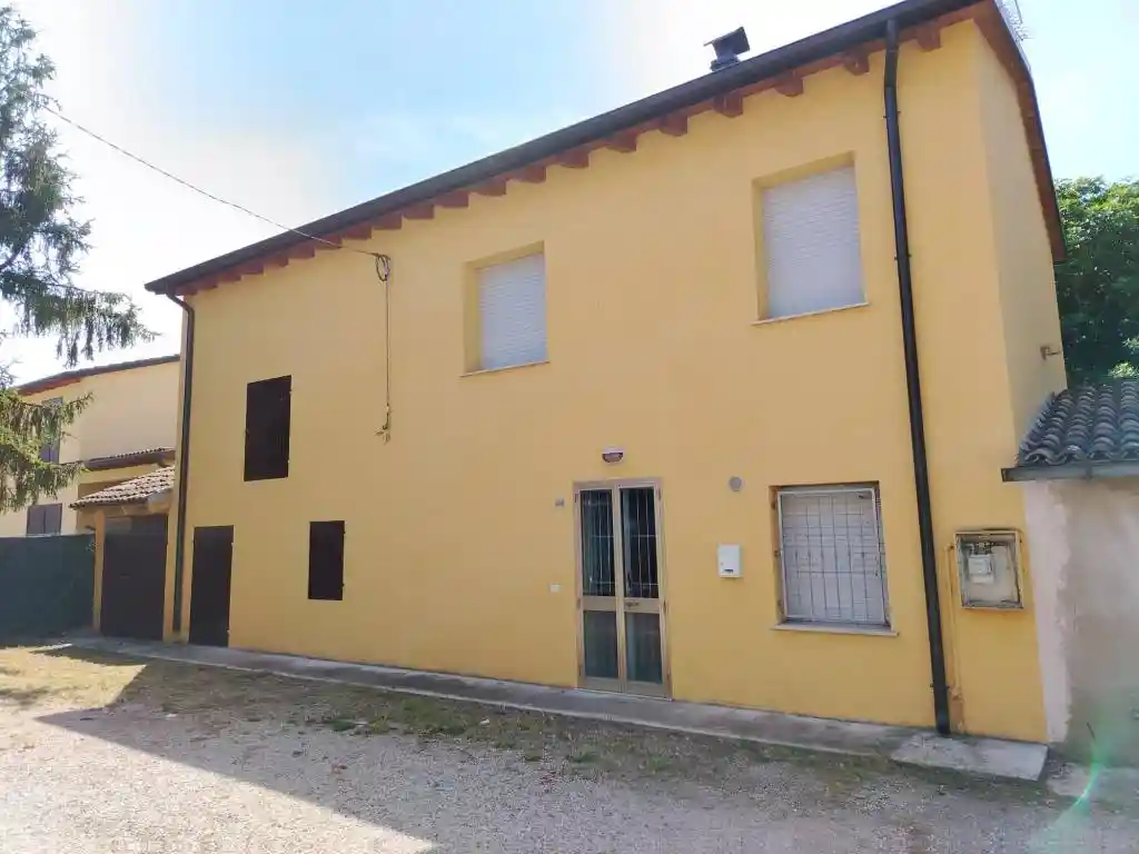 Casa indipendente in vendita a Mirandola