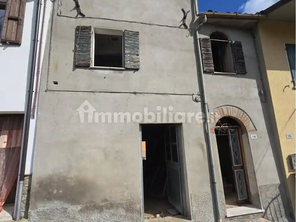 Terratetto unifamiliare 234 m², da ristrutturare, Centro, Mercato Saraceno - foto 2