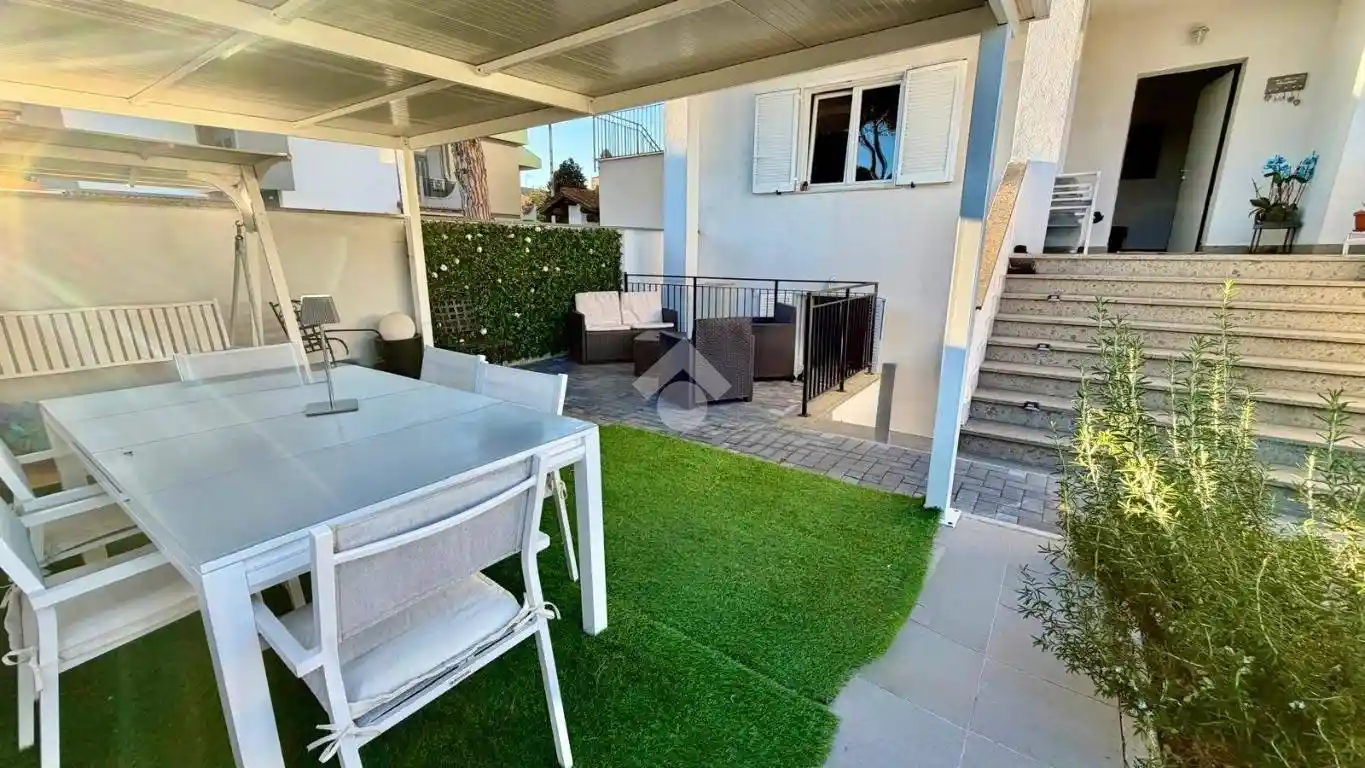 Villa plurifamiliare via Euripide 116, Axa, Roma - foto 3