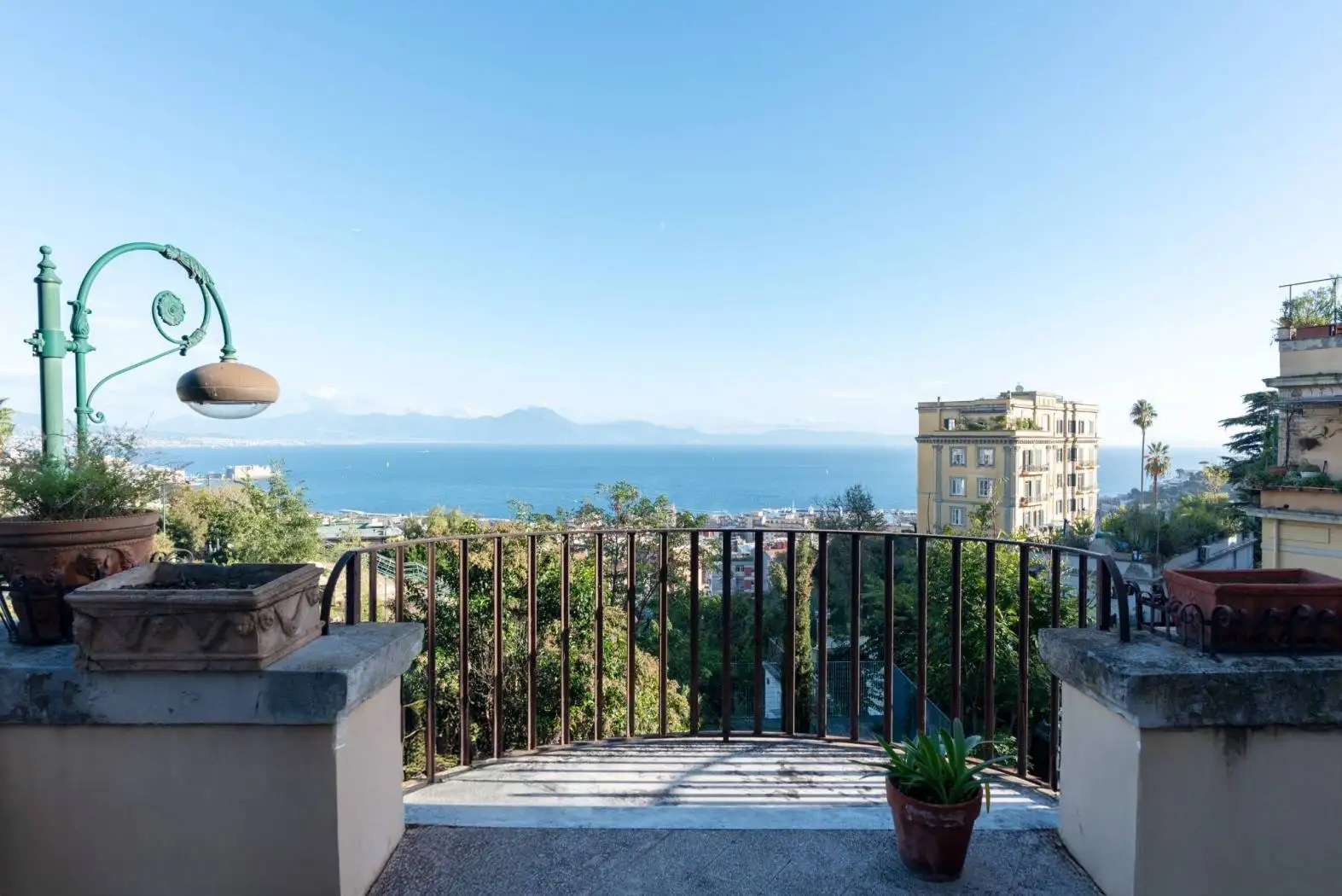 Appartamento in vendita a Napoli