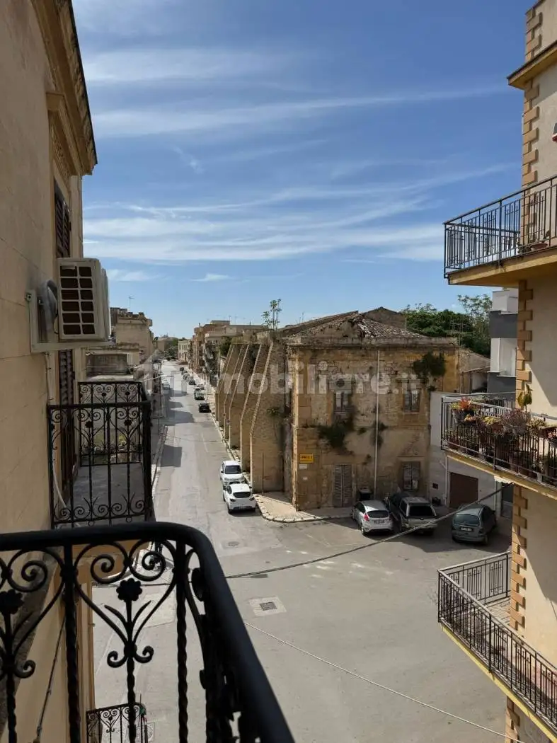 Trilocale via Vittorio Emanuele II 3, Centro, Castelvetrano - foto 4