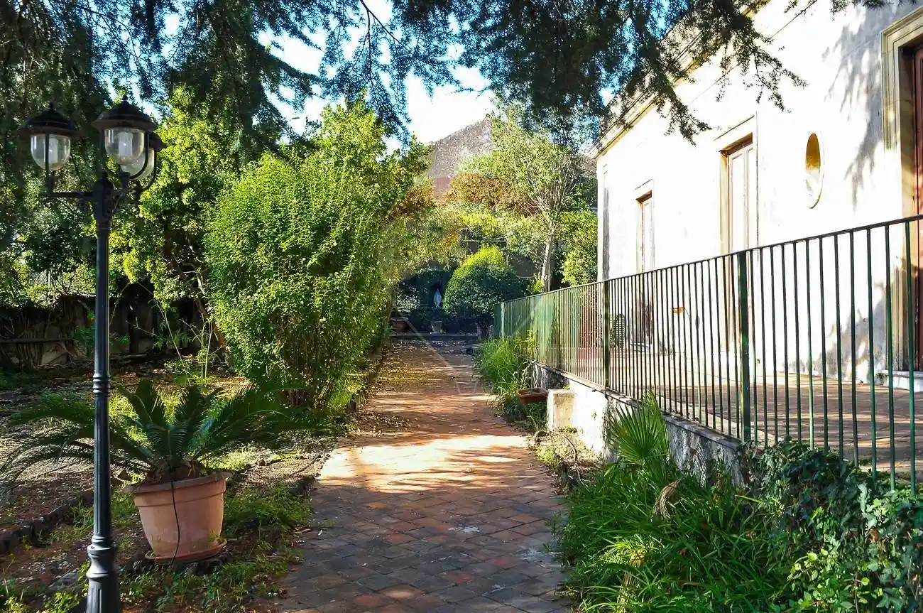 Palazzo - Edificio in Vendita - foto 2