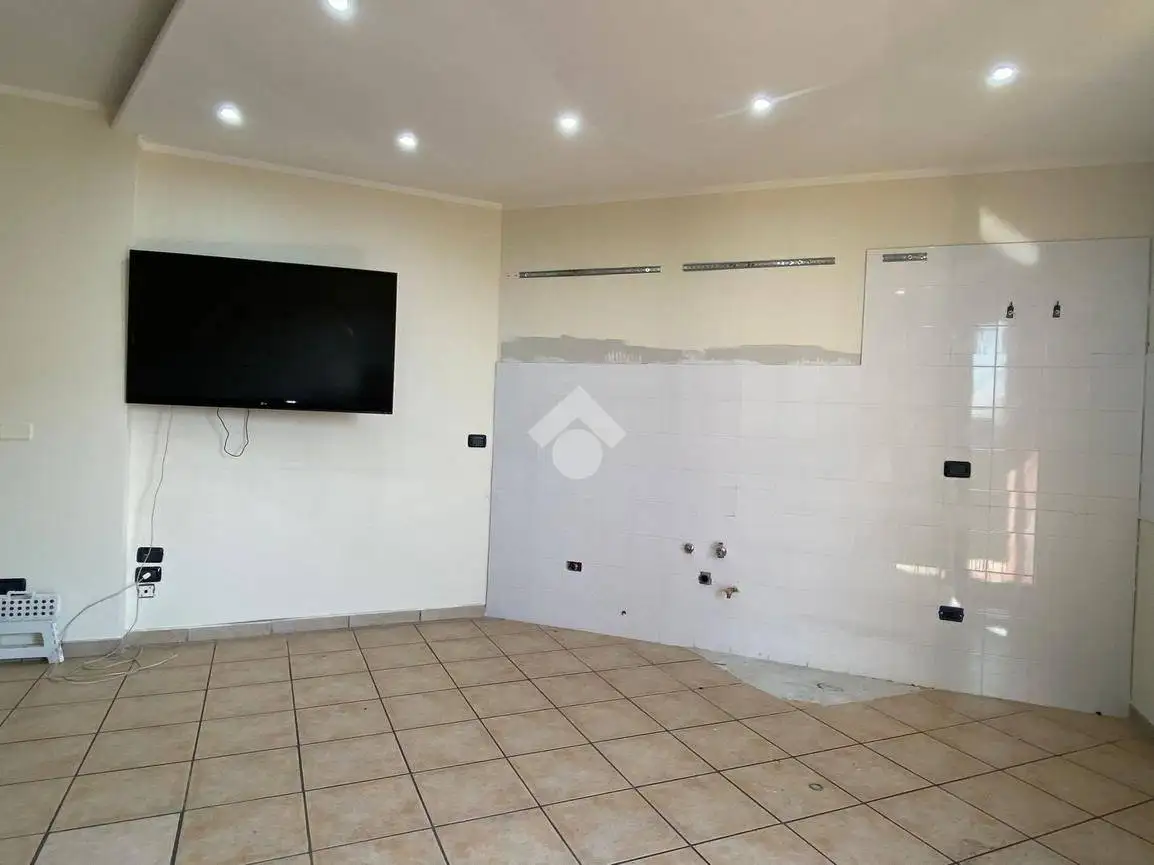 Trilocale via O  Roberto Felice Bigliardo 64, Acerra - foto 4