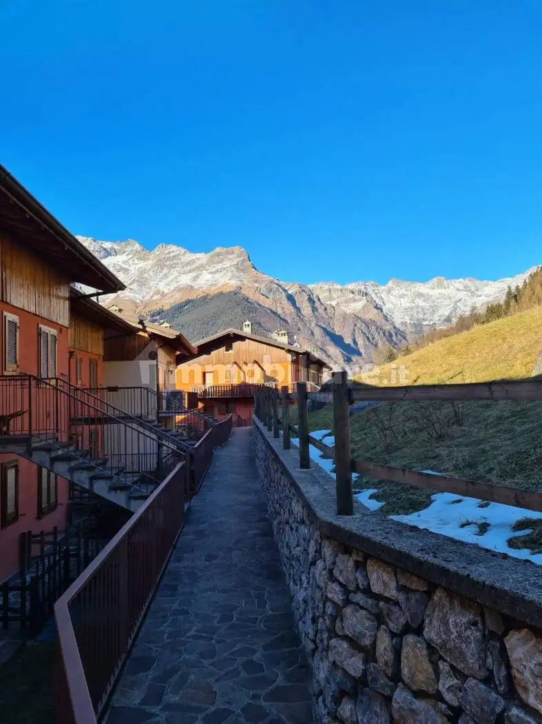 Appartamento in vendita a Gandellino