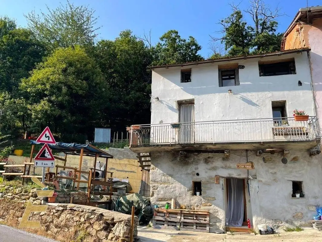 Rustico - Casale in vendita a Viola