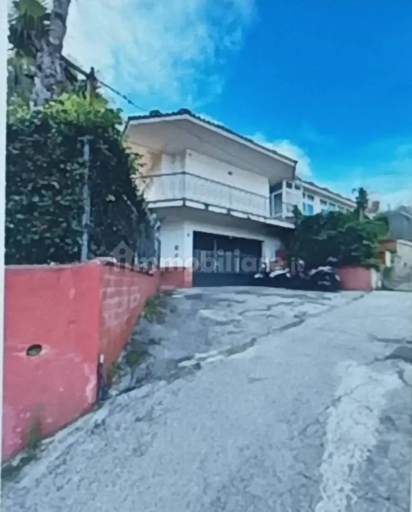 Villa in vendita a Napoli