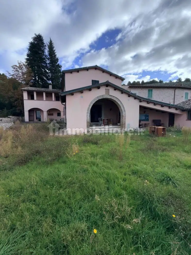 Rustico - Casale in vendita a Trevi