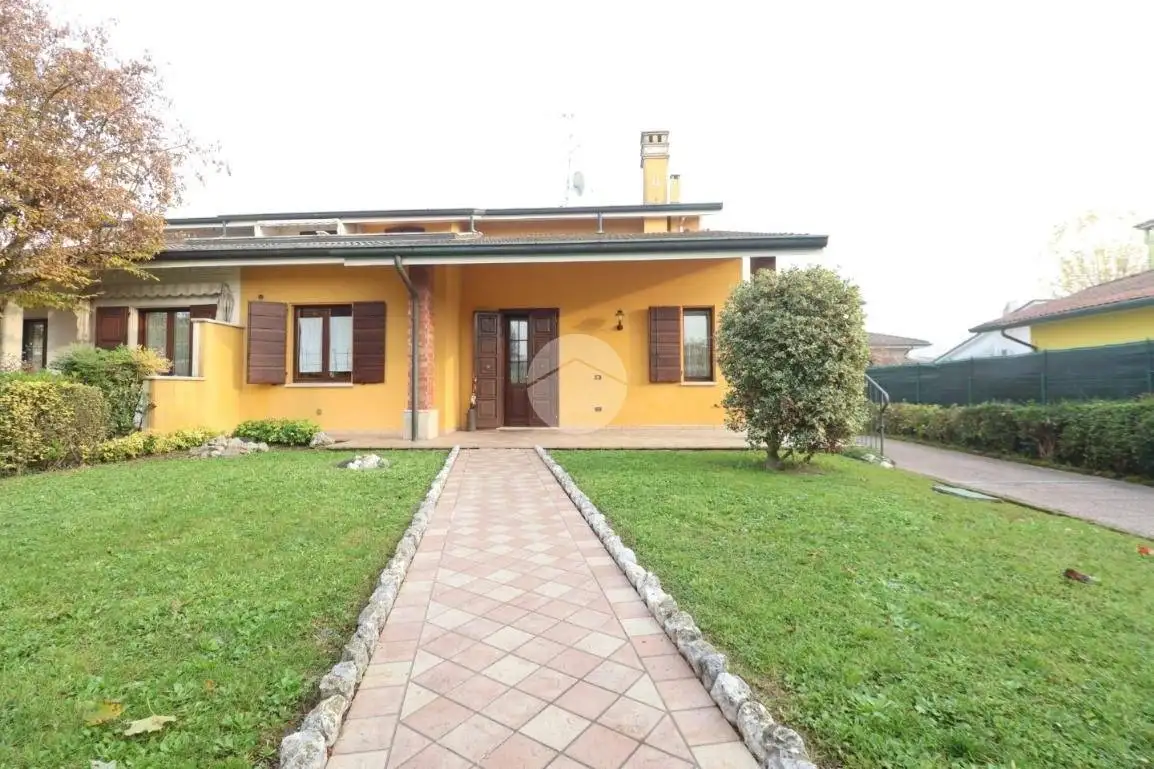 Villa in vendita a Castelbelforte
