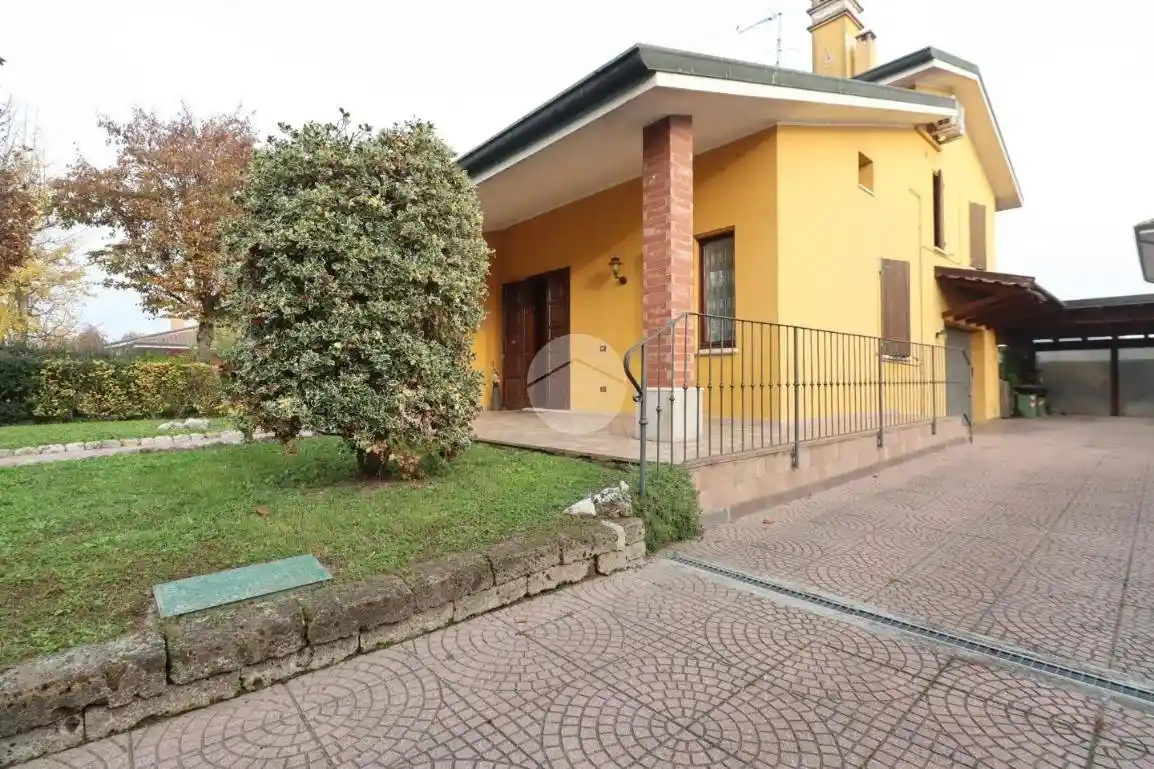 Villa bifamiliare via dei Bersaglieri 20, Castelbelforte - foto 2