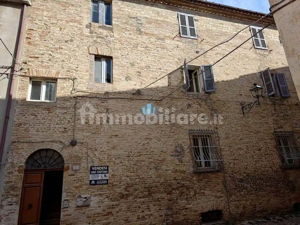 Palazzo - Edificio in vendita a Fermo