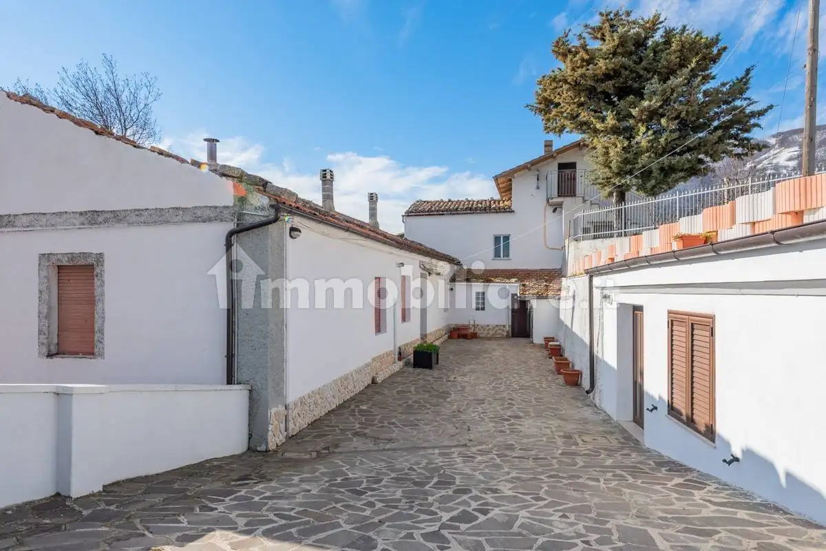 Casa indipendente in vendita a Brittoli