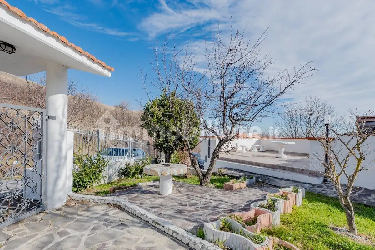 Terratetto unifamiliare 100 m², ottimo stato, Brittoli - foto 3