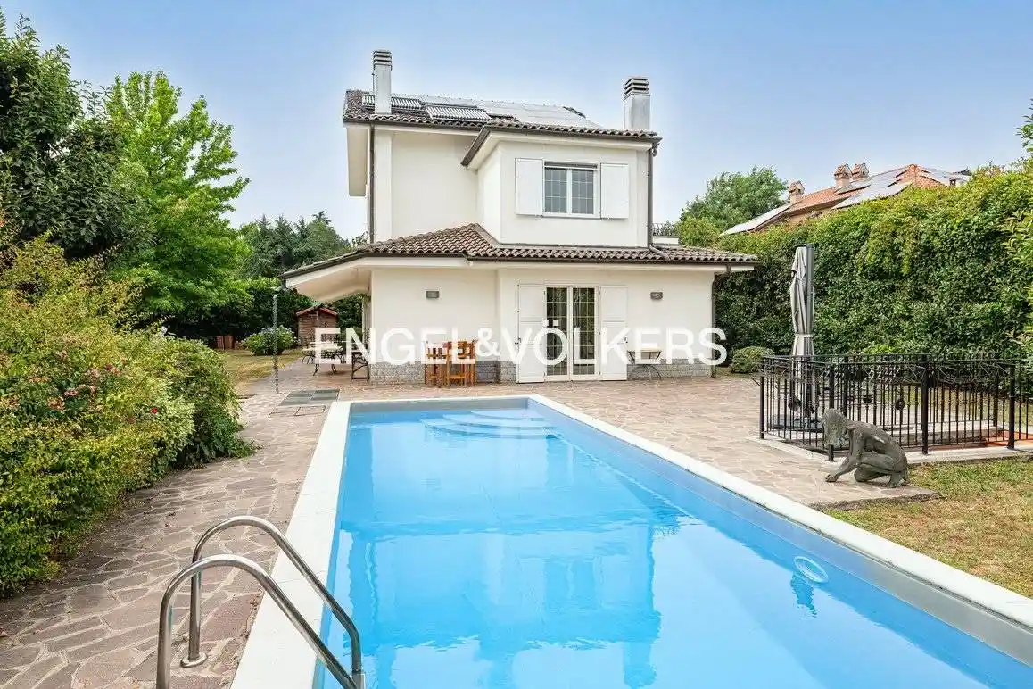 Villa in affitto a Usmate Velate