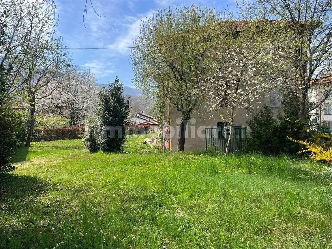 Rustico - Casale in vendita a Brinzio