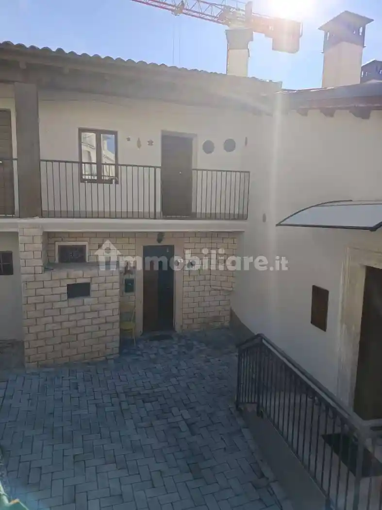 Palazzo - Edificio in vendita a Lucoli