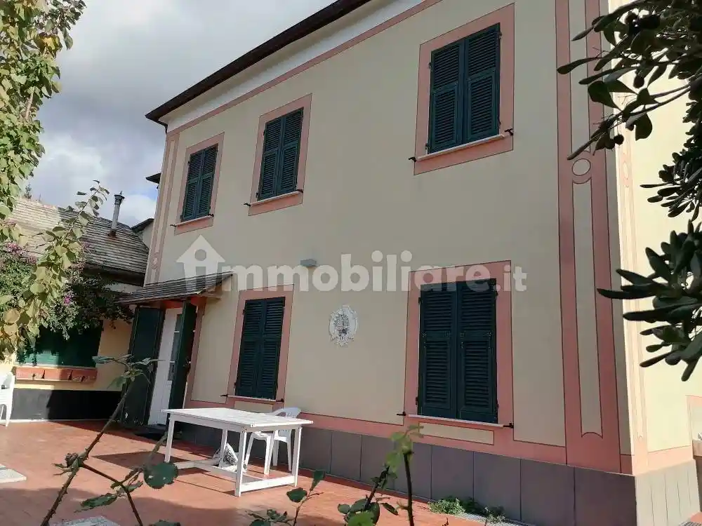 Villa in vendita a Lavagna