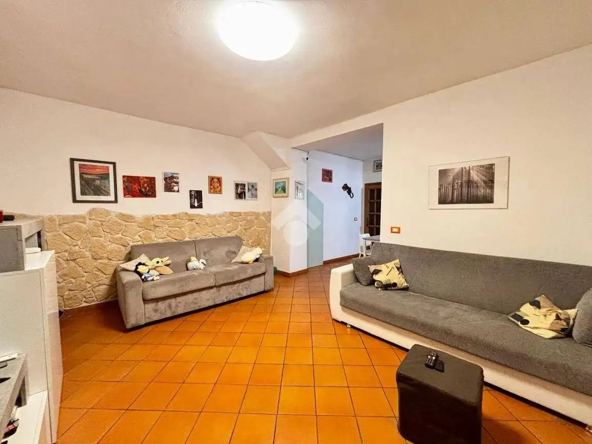 Casa indipendente in vendita a Capraia e Limite