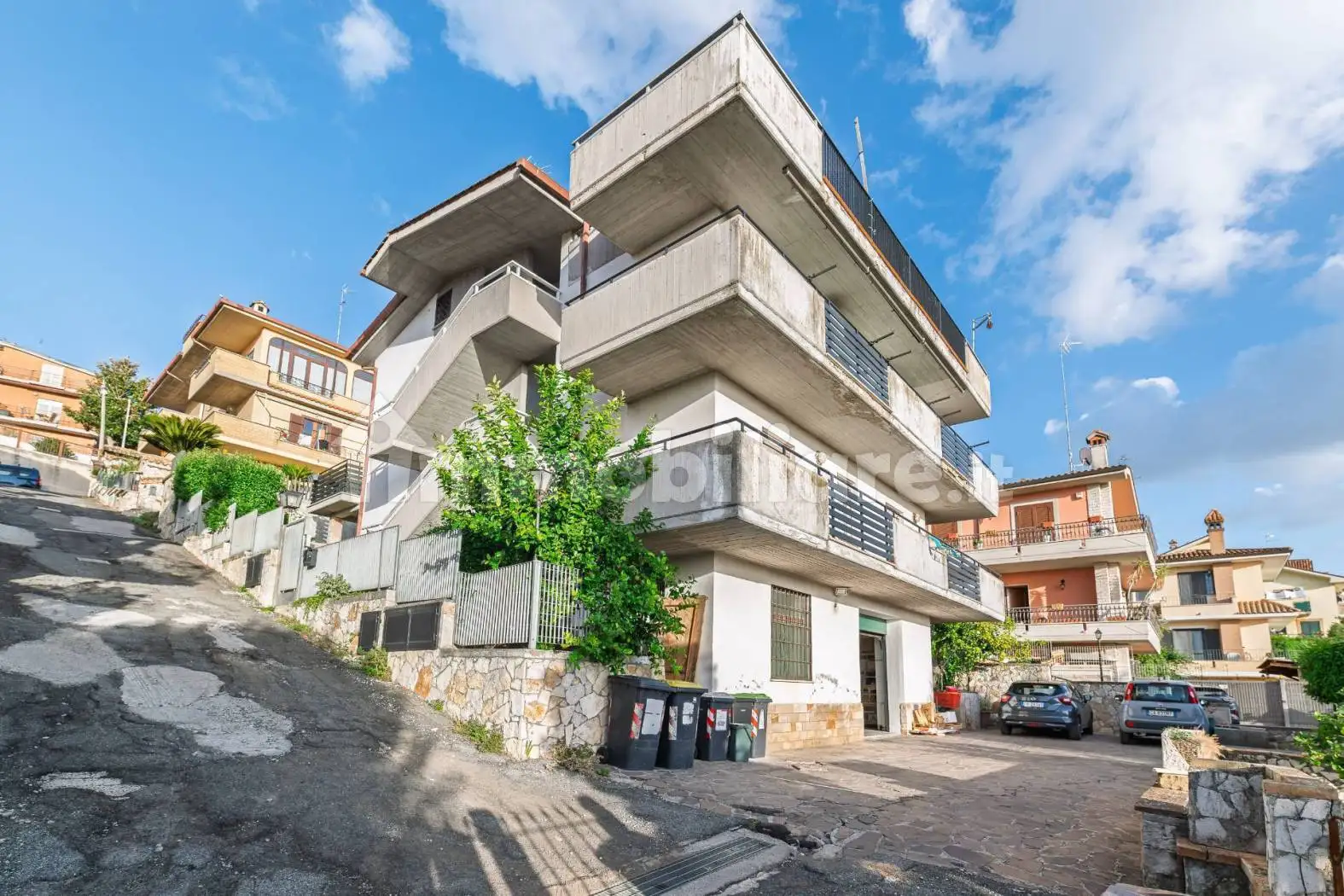 Palazzo - Edificio in vendita a Monterotondo